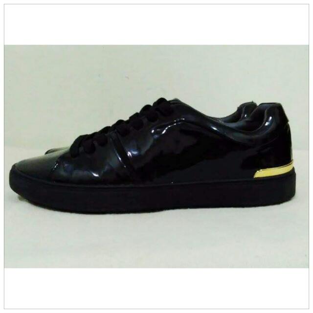 Shiny sneakers zara top