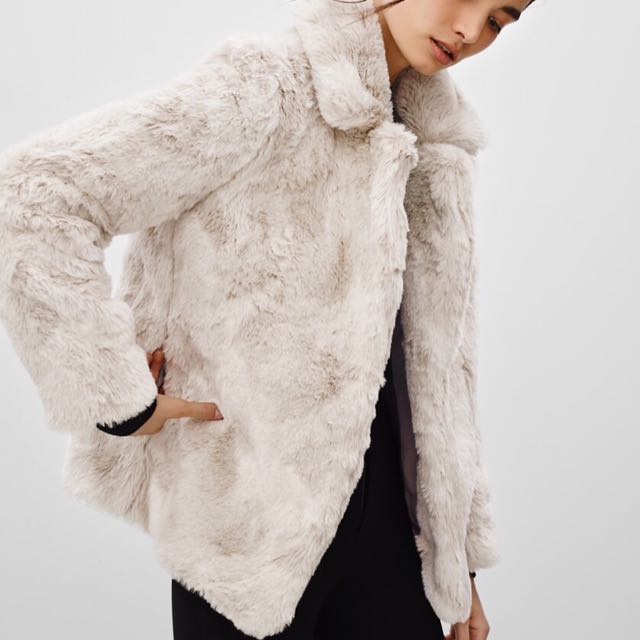 Aritzia Mortimer Fur Jacket Women s Fashion Clothes on Carousell