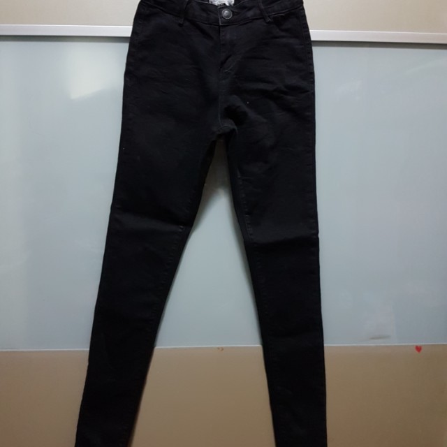 Basic Black Jean (Category: Jeans & Leggings) located in Singapore. Submitted by glad_choo (Listing ID 152153869, Image 1). Description: ◽Never Worn before 🖒Good condition 🔸Meet up Available 🔹Mailing Available.