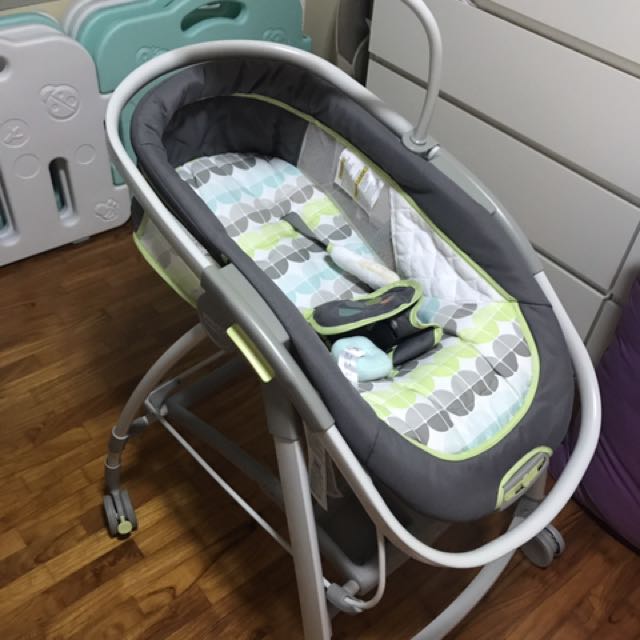 baby bouncer with wheels
