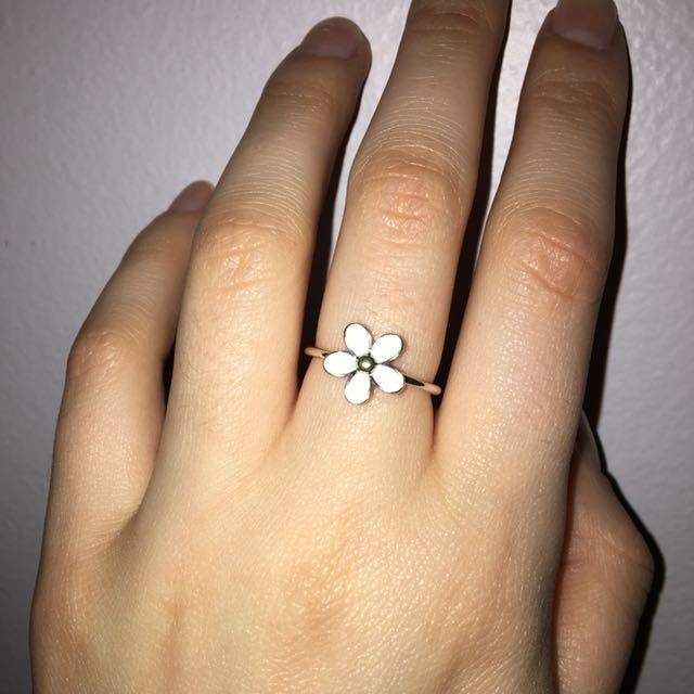 Pandora darling store daisy ring