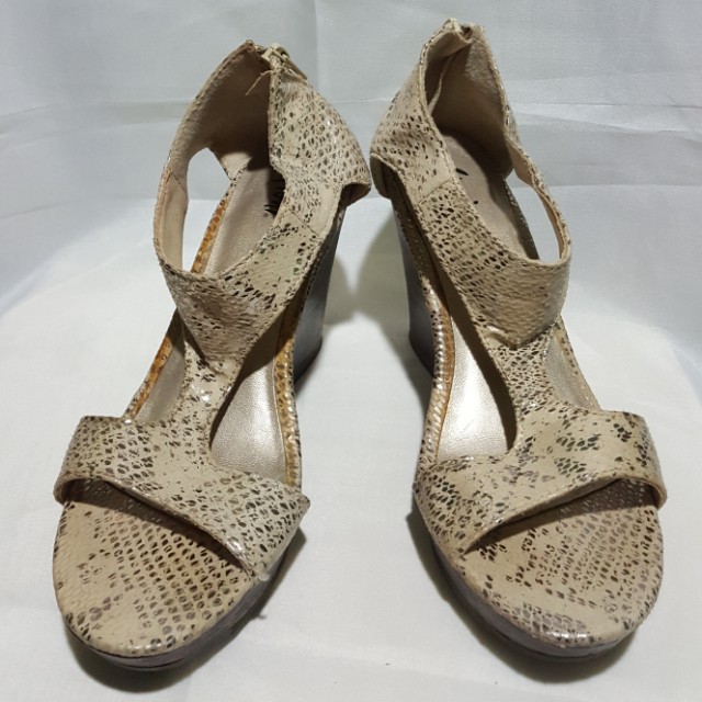 gold wedge sandals payless