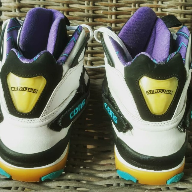 sepatu basket converse