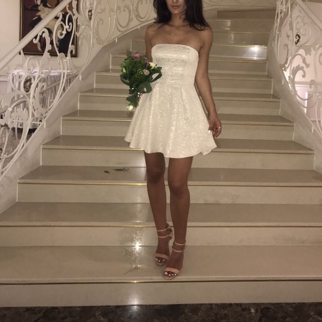 Cream white and gold sale outfits