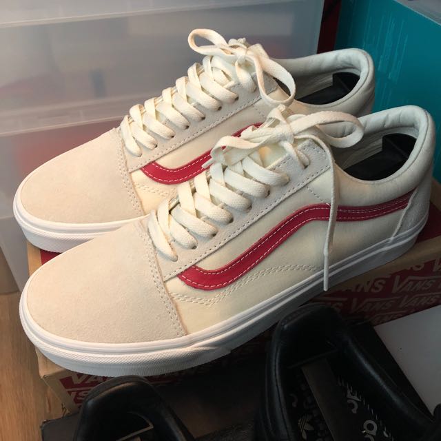 old skool vans white with red stripe