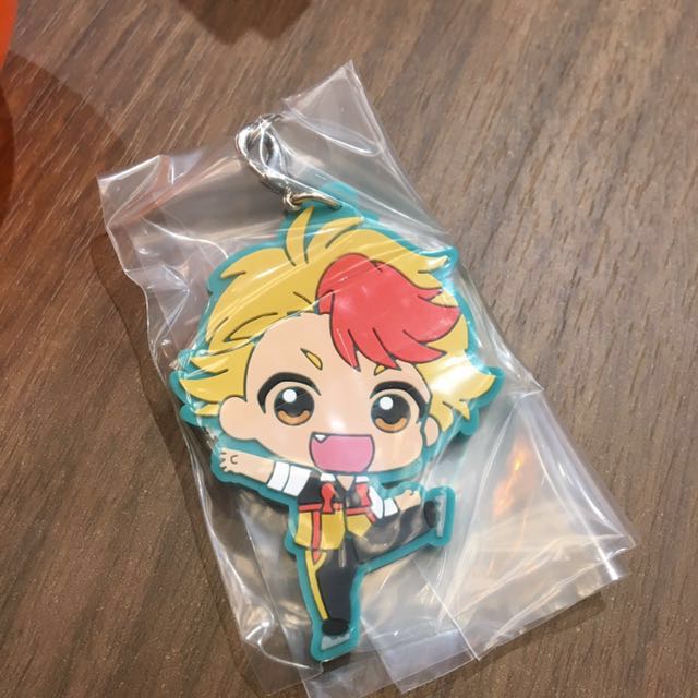 Yuri On Ice 南健次郎扭蛋匙扣 書本 文具 漫畫 Carousell