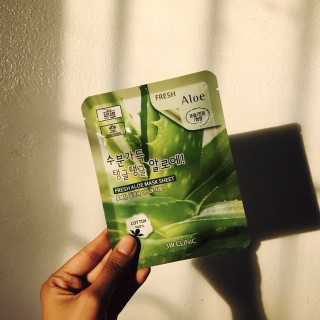 3W Clinic Sheet Mask (Category: Face Care) located in Quezon City. Submitted by omg_rish (Listing ID 136947107, Image 1). Description: ON HAND Mode of payments: 💰 Cash for Meet ups 💳 PAYPAL 💸 Bank Transfer (SecurityBank or BDO) I have limited stocks of face mask as of now. Please send an inquiry before ordering. 1 PC - Fresh Aloe This is a sheet-type containing aloe extracts. The excellent hydrating effect of aloe will leave dry and tired skin