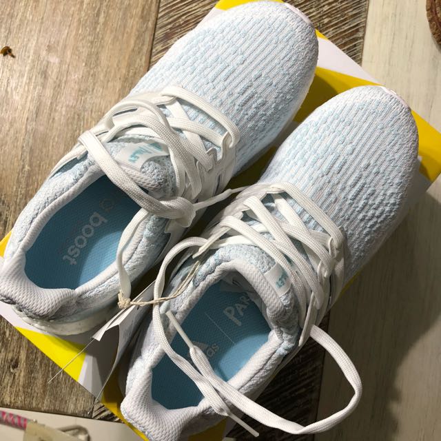 Ultra boost ice blue top