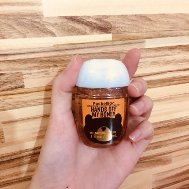 Bath And Body Works Anti Bacterial Hand Gel Hands Off My Honey Golden Honey Blossom 29ml Beauty Personal Care Bath Body Bath On Carousell