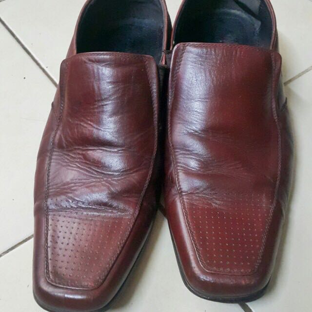 Daniel hechter shoes price shop