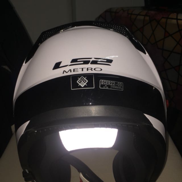 L52 flip up helmet, Motorcycles, Motorcycle Accessories on Carousell
