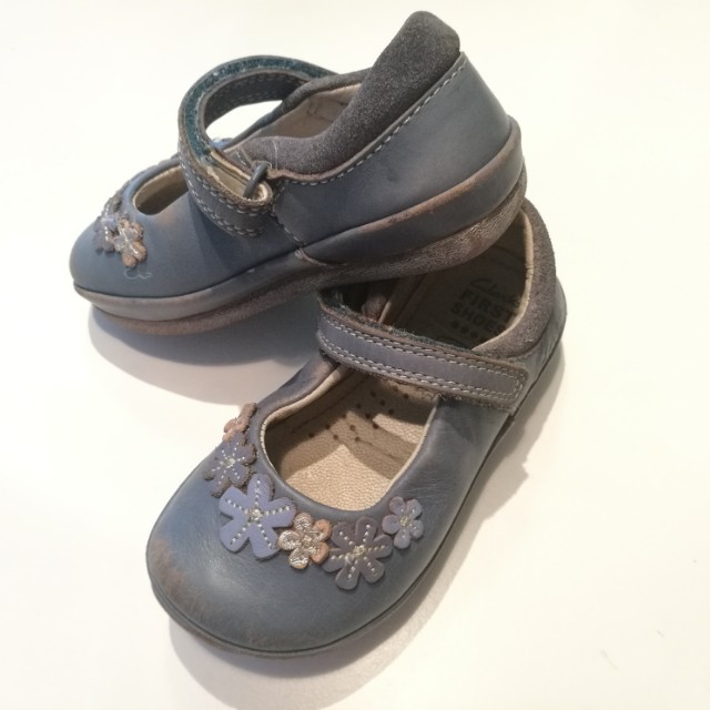 clarks girls shoes size 1