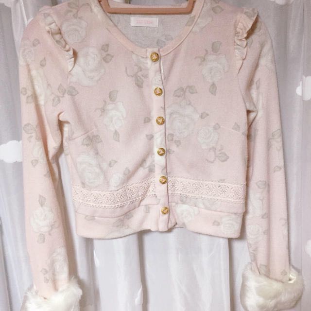 cardigan with fluffy cuffs