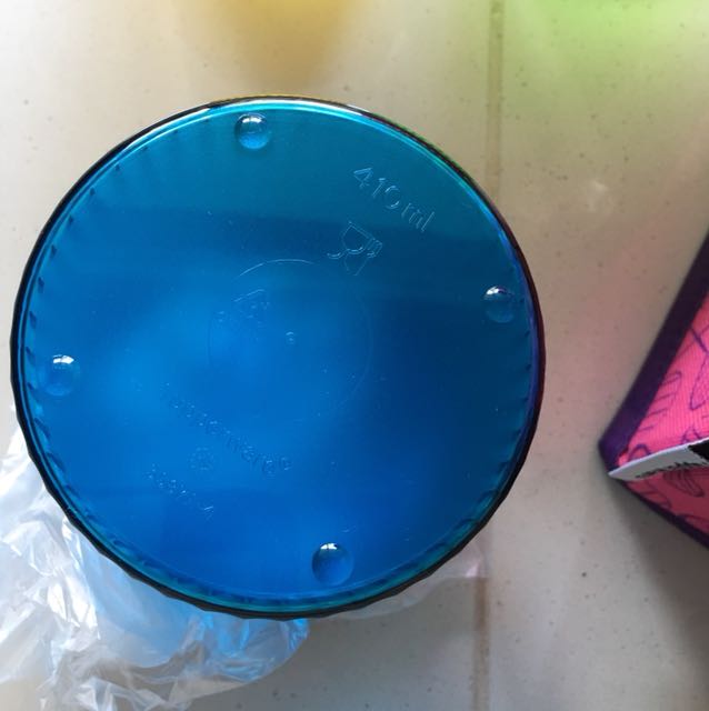 Tupperware Containers (Category: Water Purifers & Dispensers) located in Singapore. Submitted by sweetheartland (Listing ID 152357753, Image 3). Description: 4 containers + 1 box 410ml for each container .