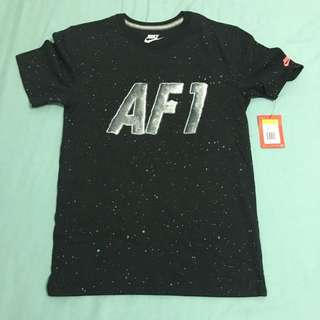 NIKE短袖上衣
