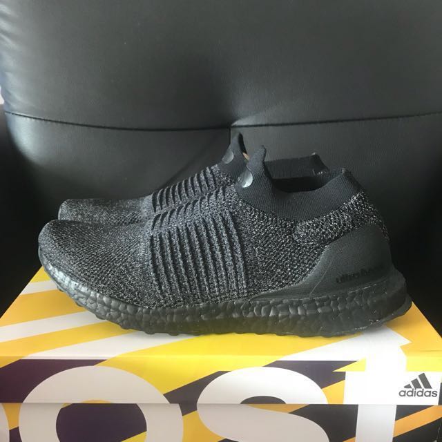 adidas ultra boost laceless triple black