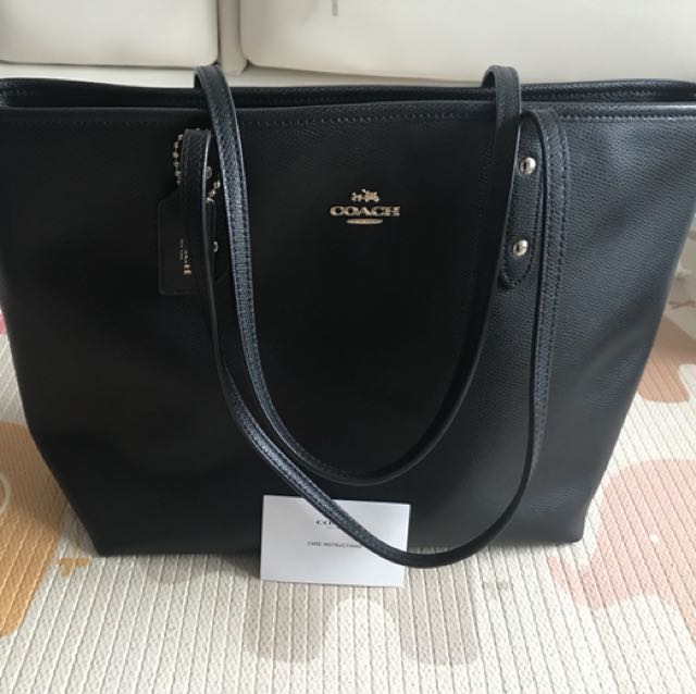 Coach City Zip Tote In Crossgrain Leather Bag Black Women s Fashion Bags Wallets Tote Bags on Carousell