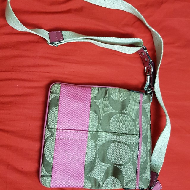 Coach sling Bag, Luxury, Bags & Wallets on Carousell