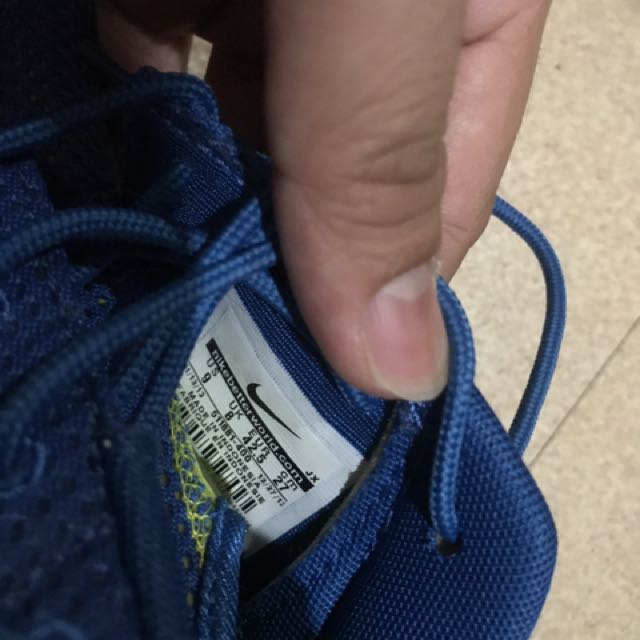 Nike roshe run (Category: Sneakers) located in Mandaluyong City. Submitted by techguy0928 (Listing ID 150861695, Image 2). Description: Size 9. Like new. Used once..