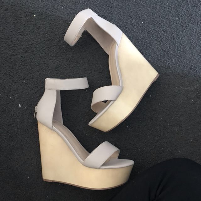Nude wedges size 3 on sale