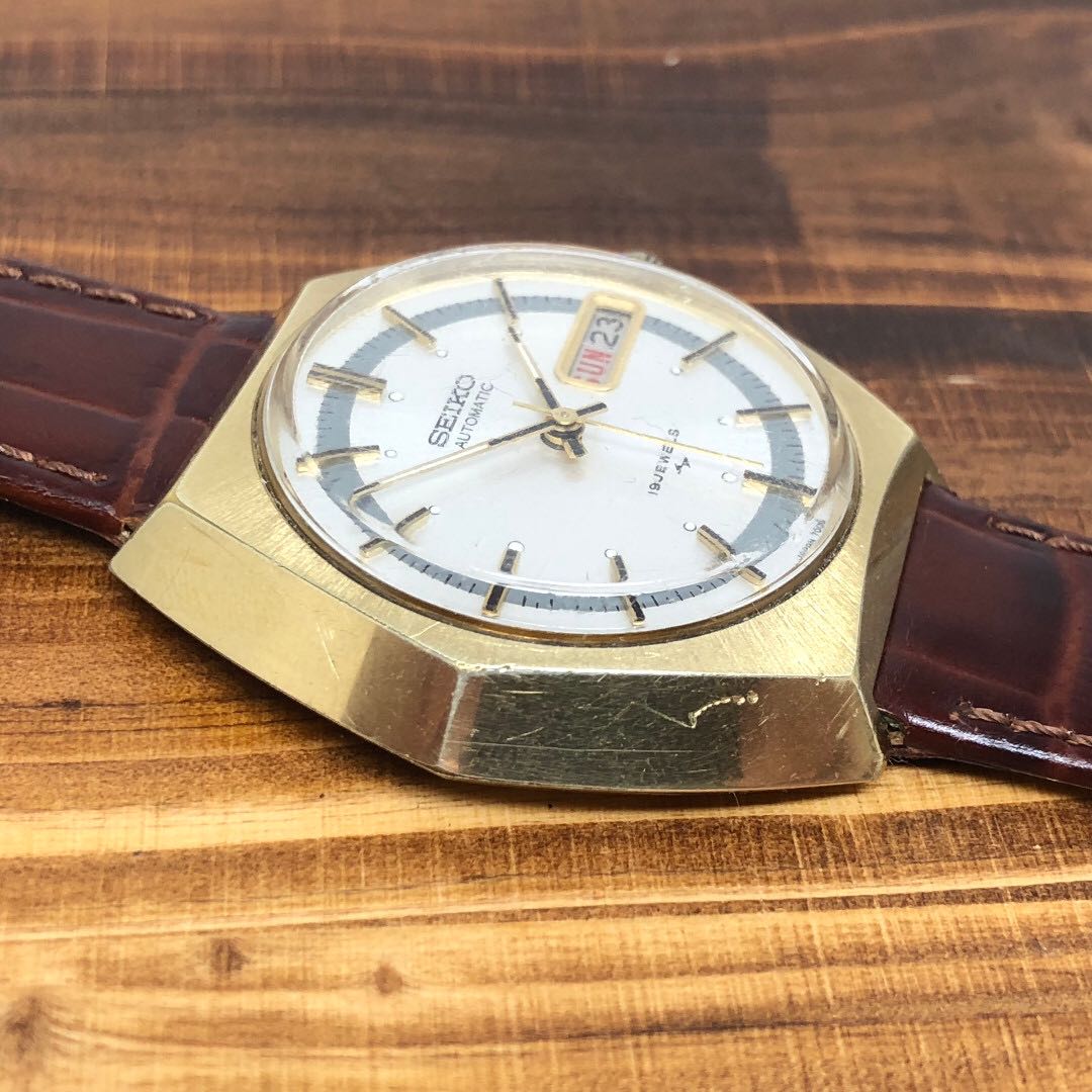 Rare Vintage Seiko Automatic Day Date 7006 7180 Gold Hexagon Case Japan  Made, Luxury, Watches on Carousell