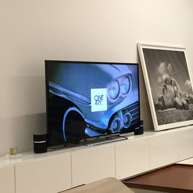 Sony Bravia 60 inch LCD TV KDL60R550A, TV & Home Appliances, TV