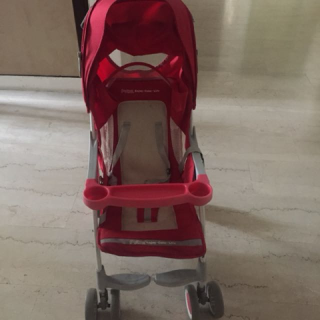 Stroller (Category: Strollers) located in Singapore. Submitted by oja2020 (Listing ID 151678441, Image 3). Description: The kid has outgrown, hence I intent to sell Its in a good condition. Light weight. .
