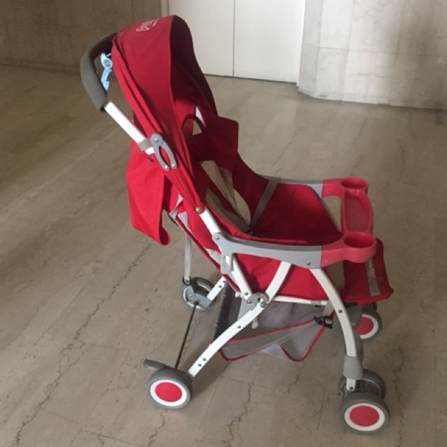 Stroller (Category: Strollers) located in Singapore. Submitted by oja2020 (Listing ID 151678441, Image 2). Description: The kid has outgrown, hence I intent to sell Its in a good condition. Light weight. .