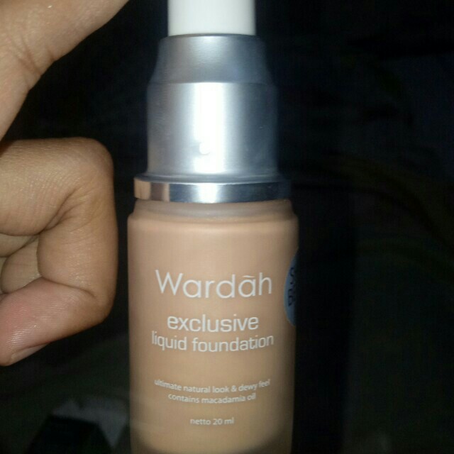 Wardah Exclusive Liquid Foundation Kesehatan Kecantikan Rias