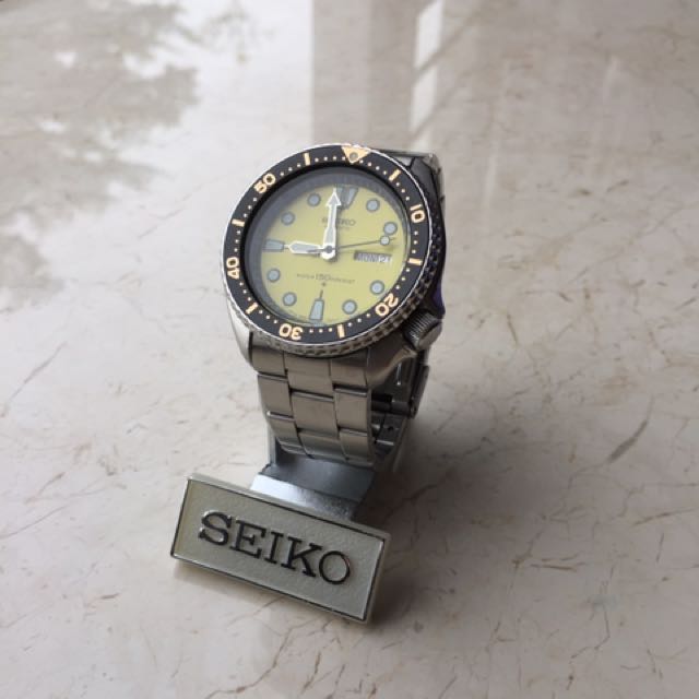 seiko divers watch yellow face