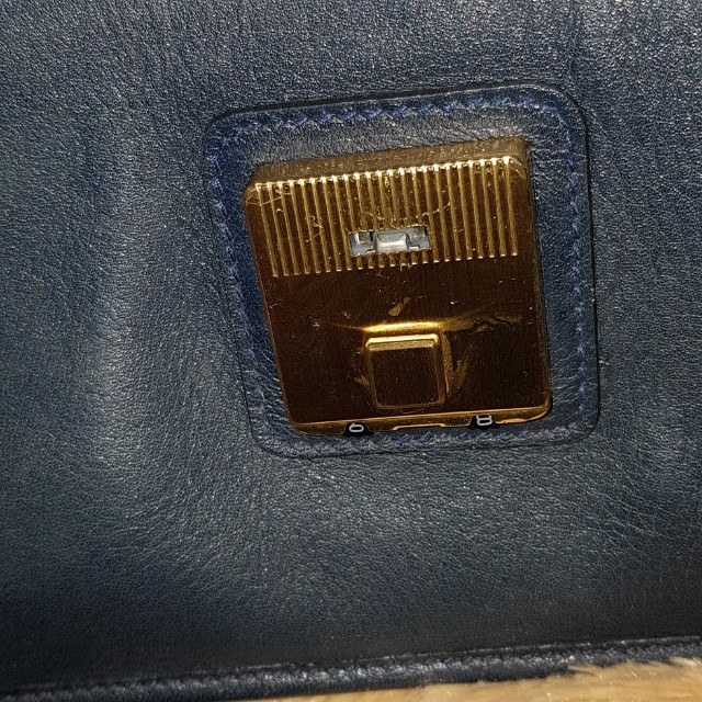 Aigner code lock working clutch, Barang Mewah, Tas \u0026 Dompet di Carousell