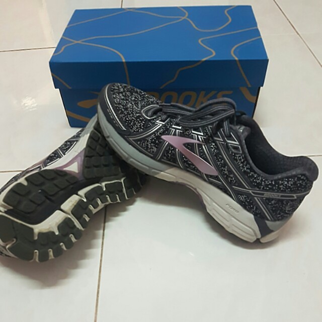 brooks gts 17 womens size 8.5