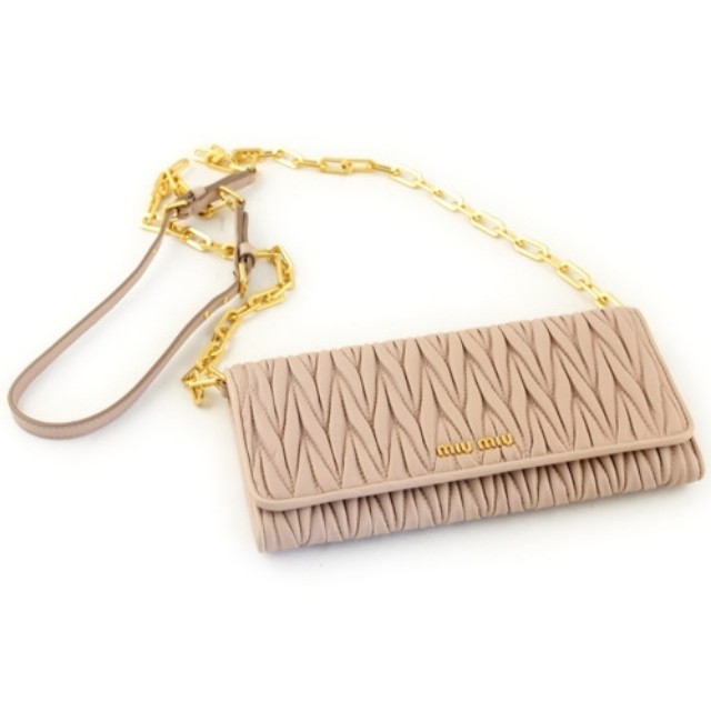Miu miu matelasse wallet on chain sales