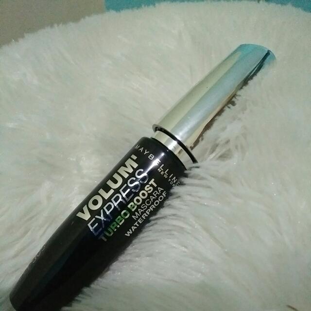 Maskara Maybelline Volume Express Kesehatan Kecantikan Rias Wajah Di Carousell