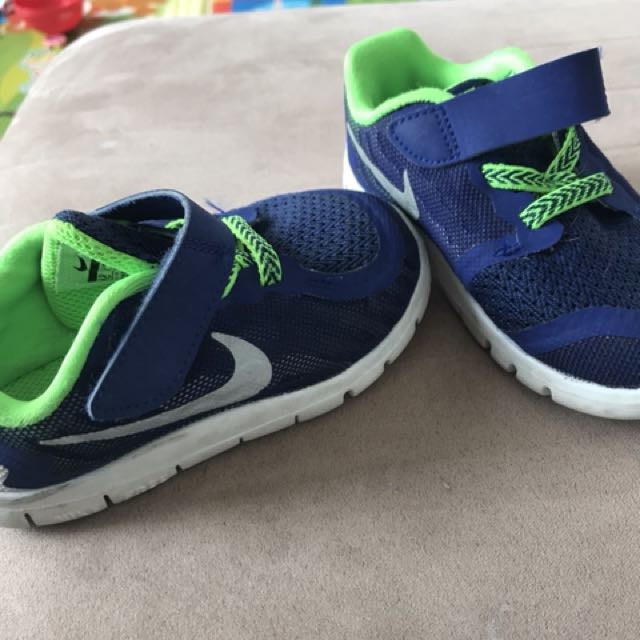 nike toddler shoes size 7