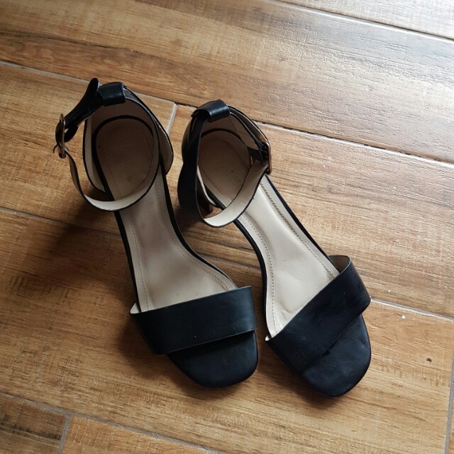 Parisian PLUS block heels in black size 10, Women's Fashion, Footwear,  Slippers and slides on Carousell