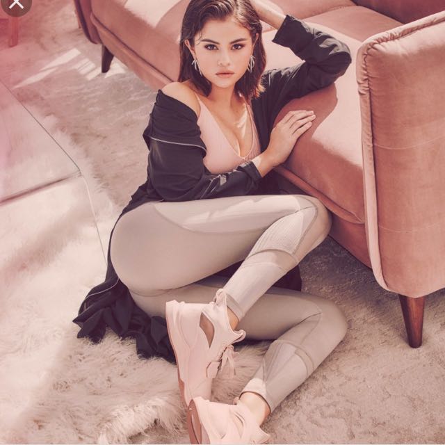 Puma phenom satin en pointe shoes Women s Fashion Footwear Sneakers on Carousell