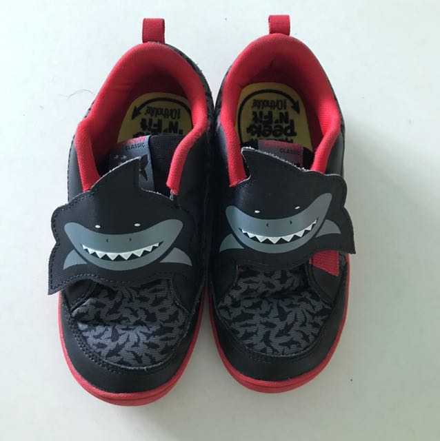 reebok shark shoes