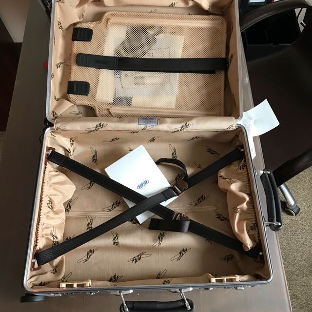 RIMOWA CLASSIC FLIGHT 33L BRAND NEW NEVER USED