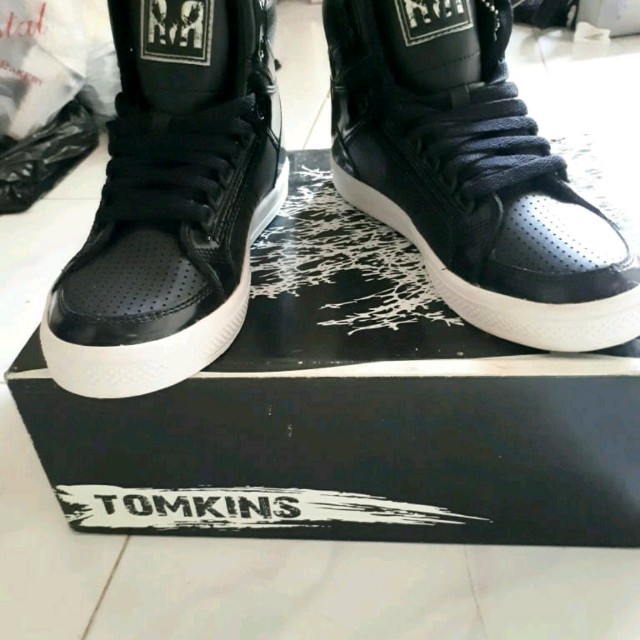 Cny2018 Tomkins Rock N Revolution High Top Shoes Fesyen Wanita Sepatu Di Carousell