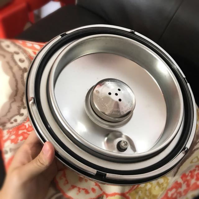 AMC 20cm PRESSURE COOKER LID, TV & Home Appliances, Kitchen Appliances