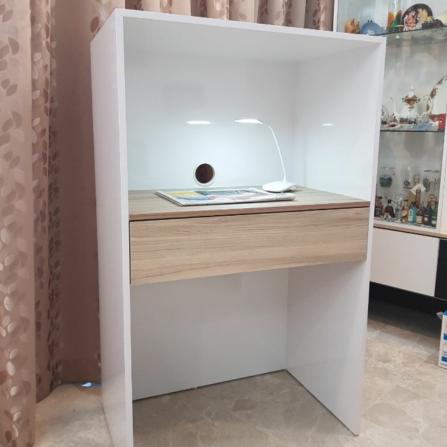 Computer & study table, Furniture & Home Living, Furniture, Tables ...