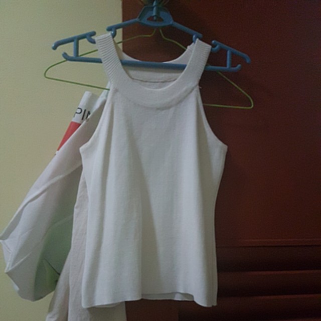Cream Halter Top, Women's Fashion, Tops, Sleeveless on Carousell