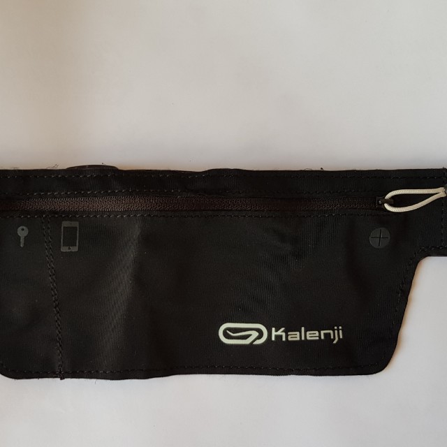 Decathlon Running Waist Pouch, Men's Fashion, Activewear on Carousell