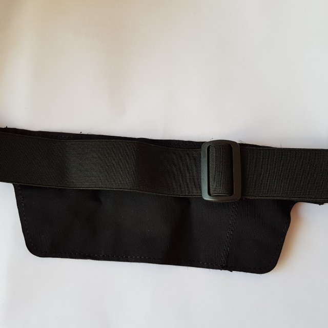 Decathlon Running Waist Pouch, Men's Fashion, Activewear on Carousell