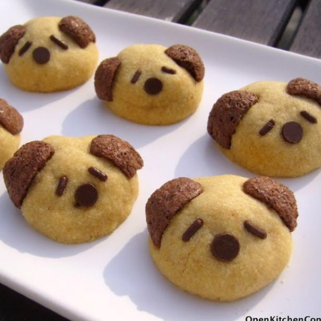 dog shaped chocolate chip cookies, Food & Drinks, Baked Goods on Carousell