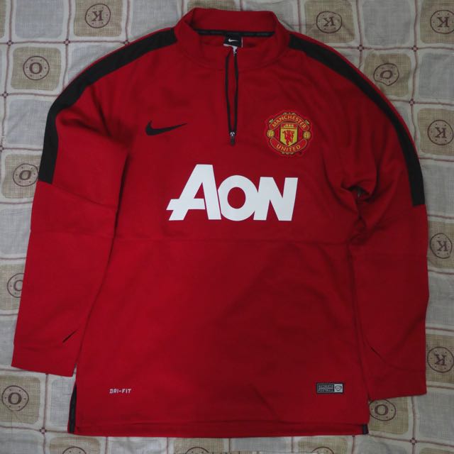 man united training jacket