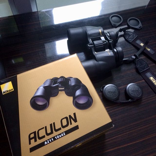 NIKON ACULON A211 10X42 BINOCULARS