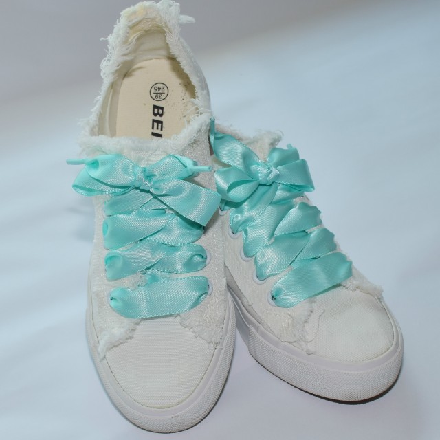Tiffany blue deals shoe laces
