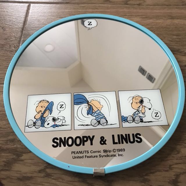 Snoopy 圓形掛鏡, 傢俬＆家居, 其他, 收納箱及袋- Carousell